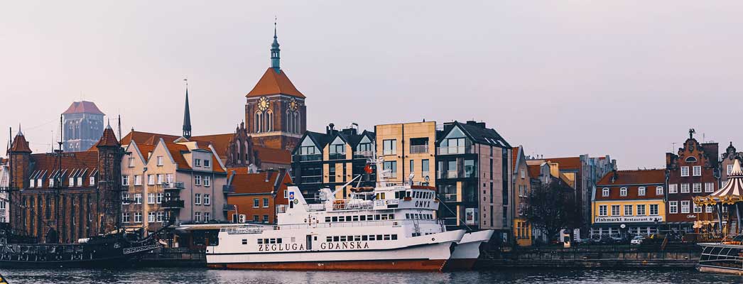 Immigrate and live in poland